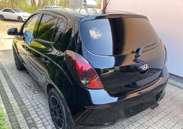 Hyundai i20 cena 17300 przebieg: 165128, rok produkcji 2014 z Leszno małe 46